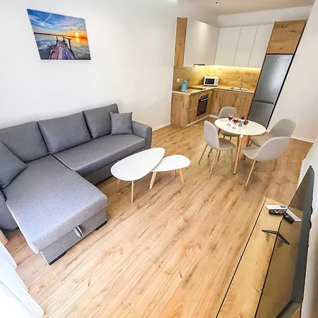 One Bedroom 1172 *